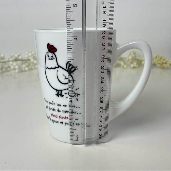 ARC France Luminarc Hickety Pickerty Hen Pair of Mugs Milk Glass - Picture 8 of 16